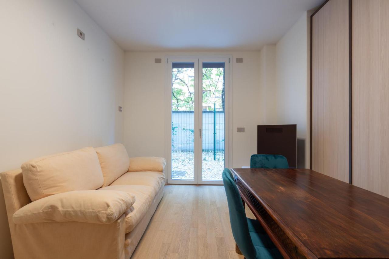 Cozy Flat With Parking Apartment มิลาน ภายนอก รูปภาพ